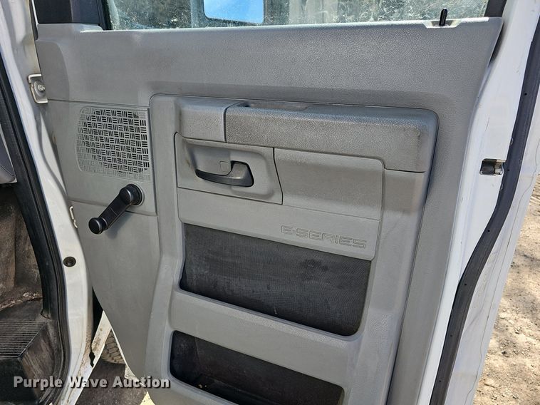 image for item DM1542 2012 Ford E350 Super Duty box truck