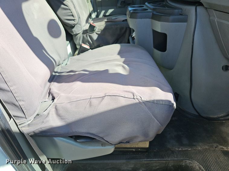 image for item DM1542 2012 Ford E350 Super Duty box truck