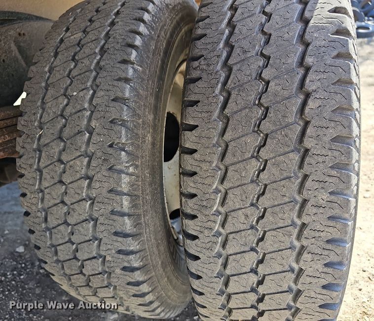 image for item DM1542 2012 Ford E350 Super Duty box truck