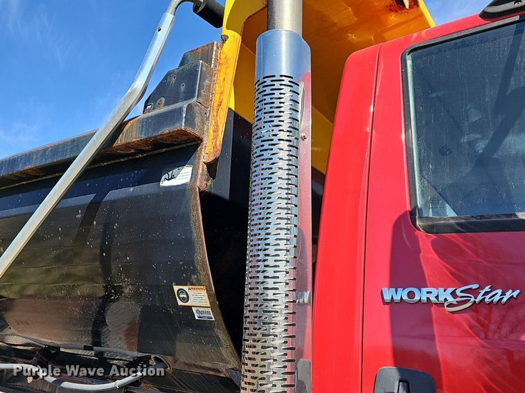 image for item DM1543 2011 International  WorkStar 7300 dump truck