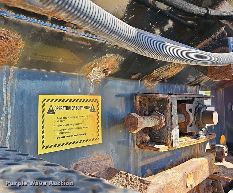 image for item DM1543 2011 International  WorkStar 7300 dump truck