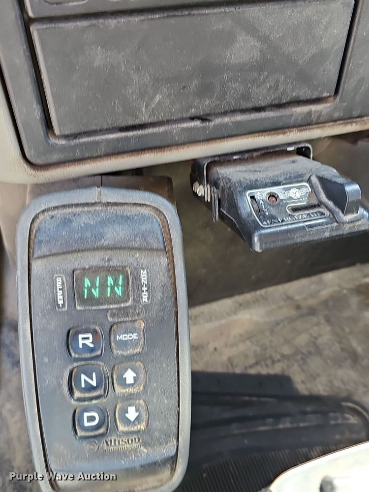 image for item DM1543 2011 International  WorkStar 7300 dump truck