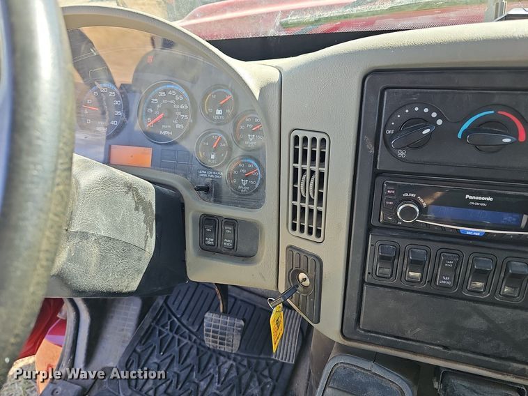 image for item DM1543 2011 International  WorkStar 7300 dump truck