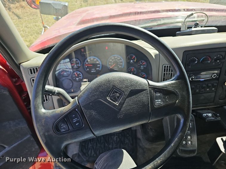 image for item DM1543 2011 International  WorkStar 7300 dump truck