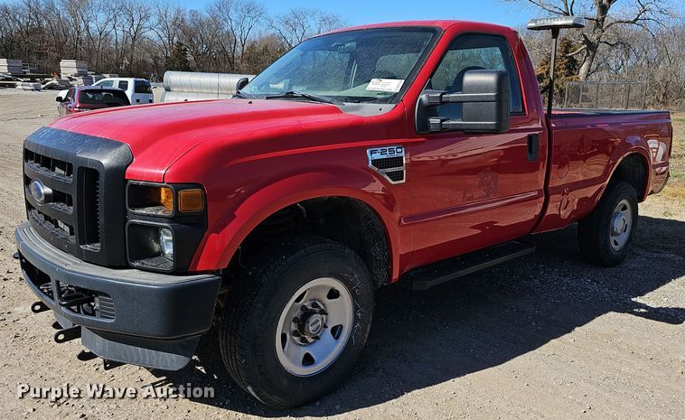 image for item DM1546 2008 Ford F250 Super Duty XL pickup truck