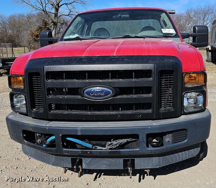 image for item DM1546 2008 Ford F250 Super Duty XL pickup truck