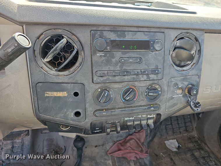 image for item DM1546 2008 Ford F250 Super Duty XL pickup truck