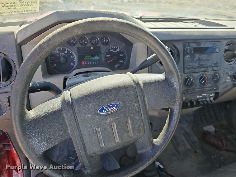 image for item DM1546 2008 Ford F250 Super Duty XL pickup truck
