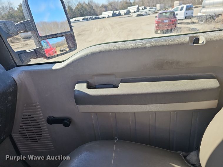 image for item DM1546 2008 Ford F250 Super Duty XL pickup truck