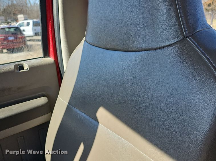 image for item DM1546 2008 Ford F250 Super Duty XL pickup truck