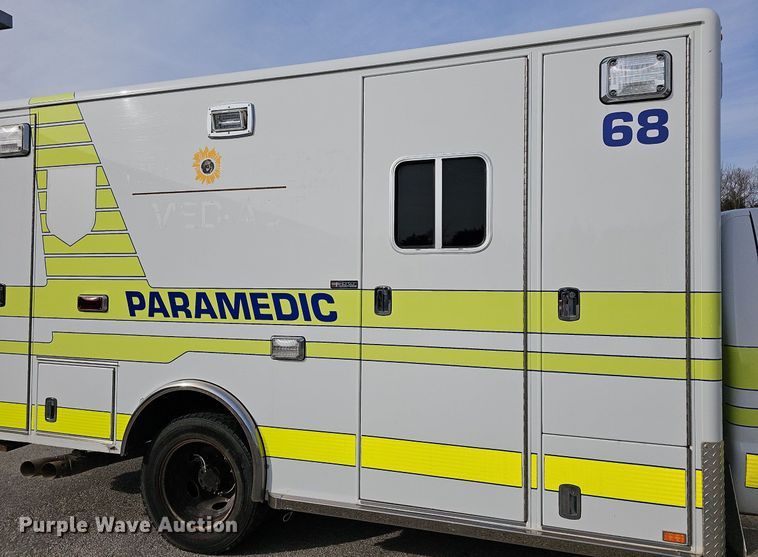 image for item DM1549 2012 Ford F450 Super Duty XLT ambulance