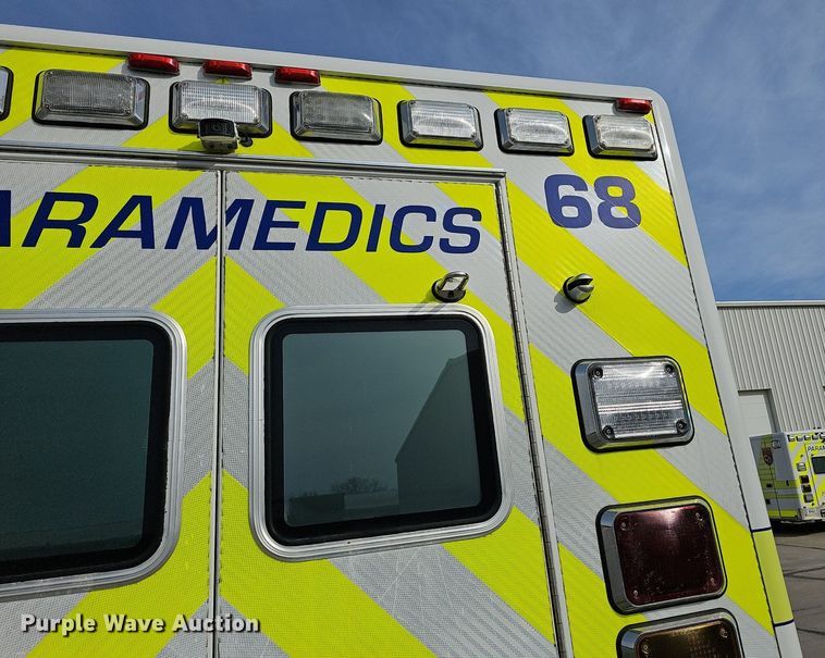 image for item DM1549 2012 Ford F450 Super Duty XLT ambulance