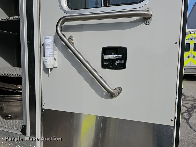 image for item DM1549 2012 Ford F450 Super Duty XLT ambulance