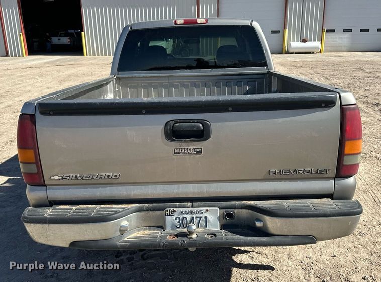 image for item DM2700 2000 Chevrolet Silverado 1500 Ext. Cab pickup truck