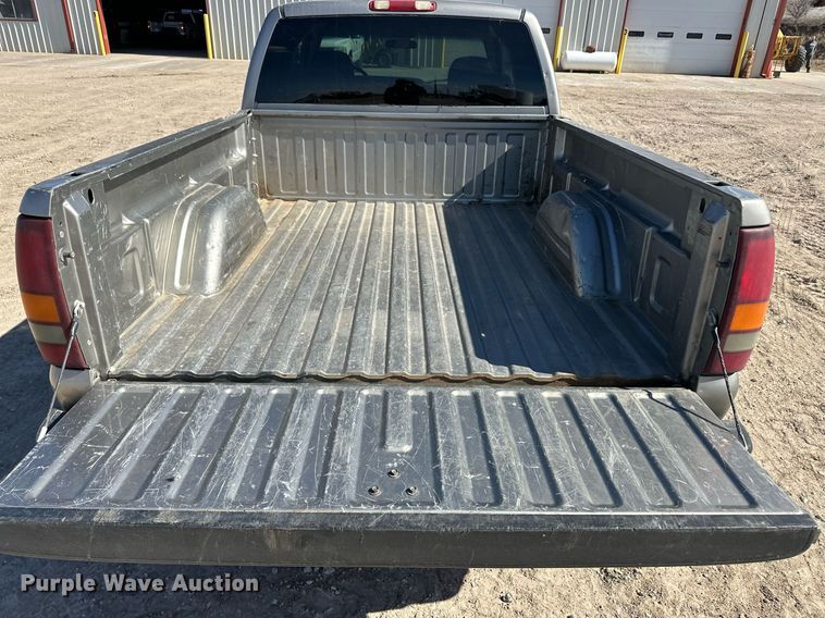 image for item DM2700 2000 Chevrolet Silverado 1500 Ext. Cab pickup truck