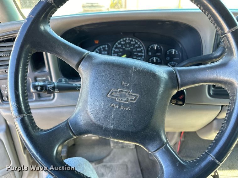 image for item DM2700 2000 Chevrolet Silverado 1500 Ext. Cab pickup truck