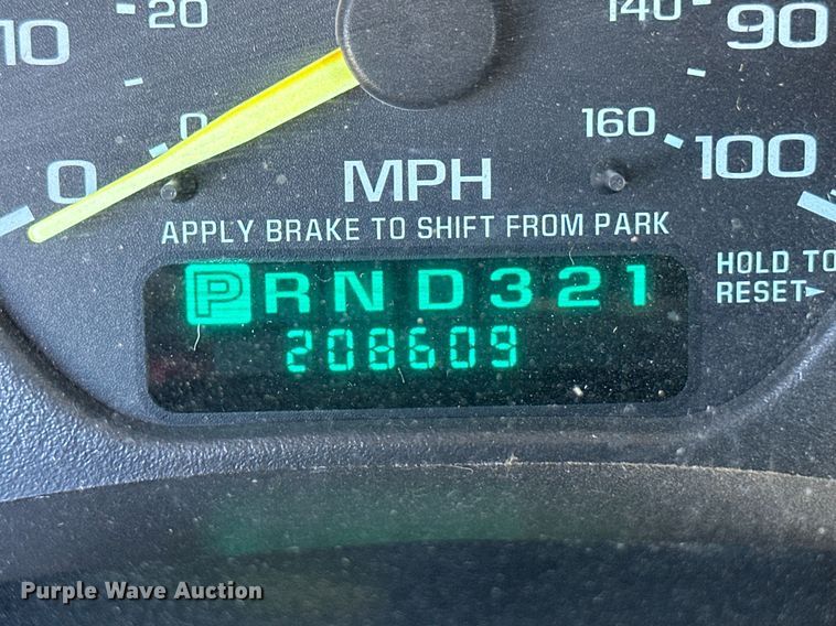 image for item DM2700 2000 Chevrolet Silverado 1500 Ext. Cab pickup truck