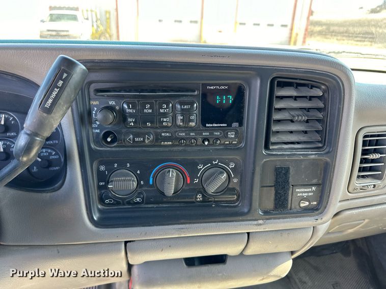 image for item DM2700 2000 Chevrolet Silverado 1500 Ext. Cab pickup truck