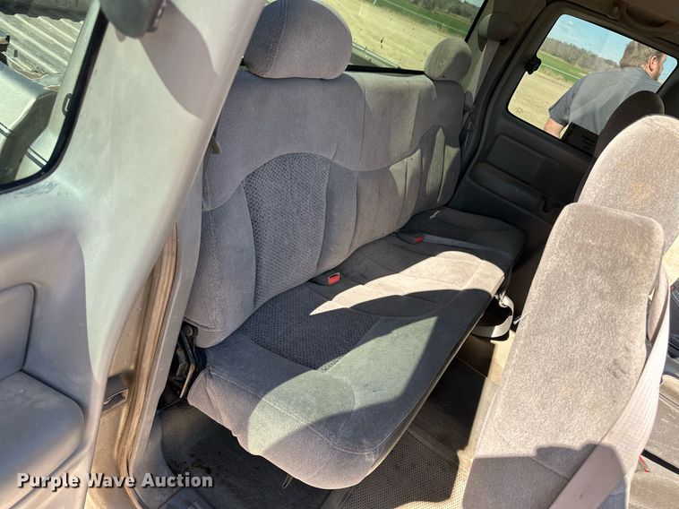 image for item DM2700 2000 Chevrolet Silverado 1500 Ext. Cab pickup truck