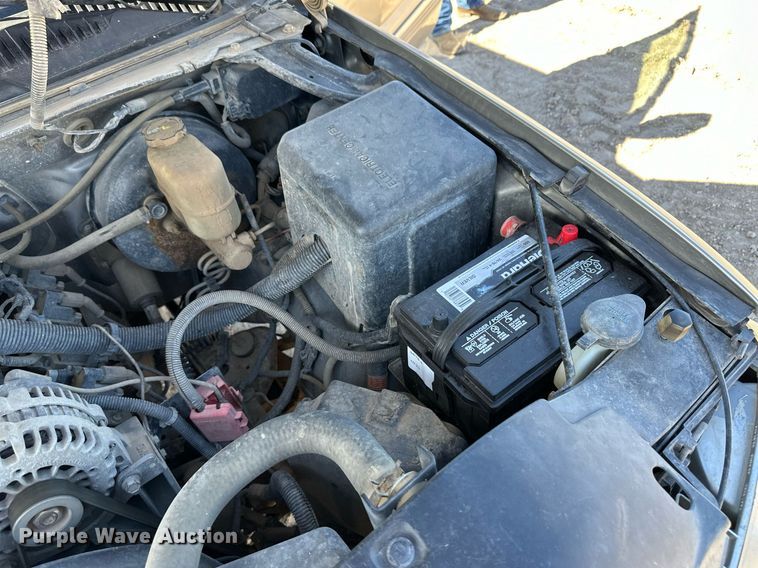 image for item DM2700 2000 Chevrolet Silverado 1500 Ext. Cab pickup truck