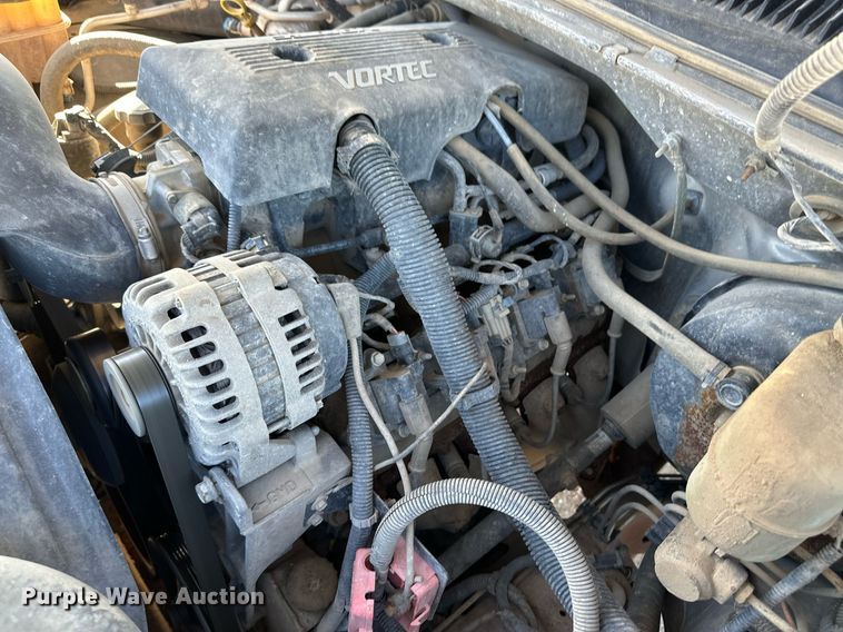 image for item DM2700 2000 Chevrolet Silverado 1500 Ext. Cab pickup truck