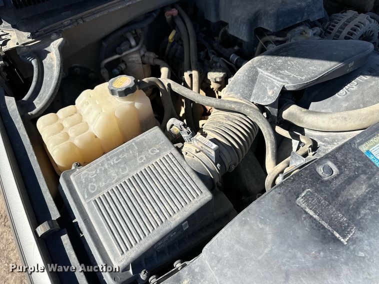 image for item DM2700 2000 Chevrolet Silverado 1500 Ext. Cab pickup truck