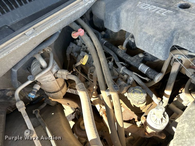 image for item DM2700 2000 Chevrolet Silverado 1500 Ext. Cab pickup truck