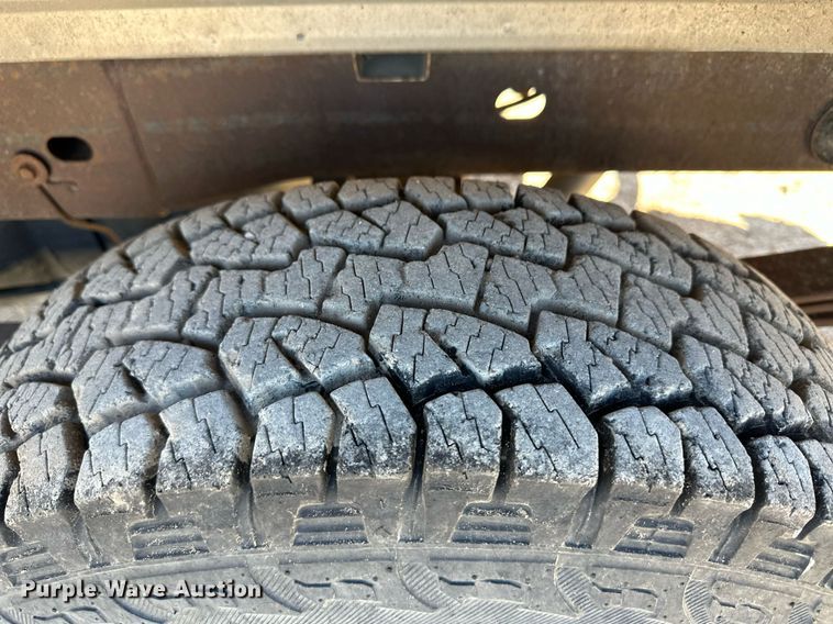 image for item DM2700 2000 Chevrolet Silverado 1500 Ext. Cab pickup truck