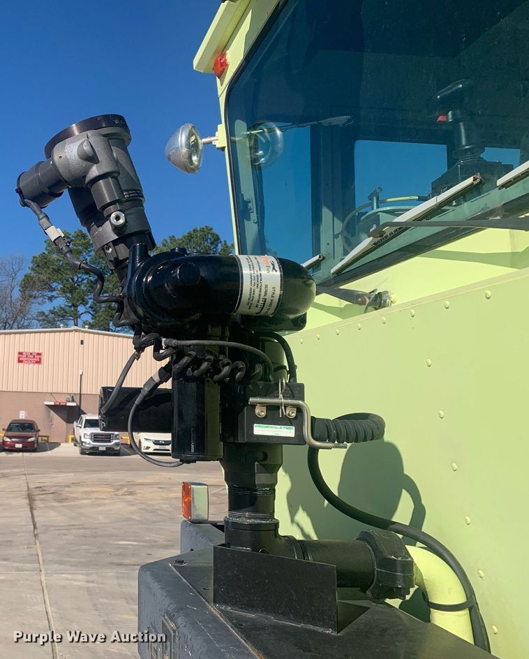 image for item DM7743 1991 Oshkosh TA-1500  fire truck