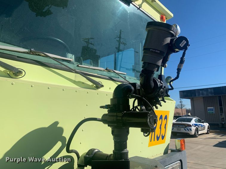 image for item DM7743 1991 Oshkosh TA-1500  fire truck