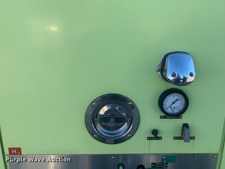 image for item DM7743 1991 Oshkosh TA-1500  fire truck