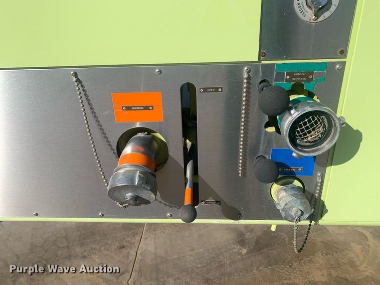 image for item DM7743 1991 Oshkosh TA-1500  fire truck