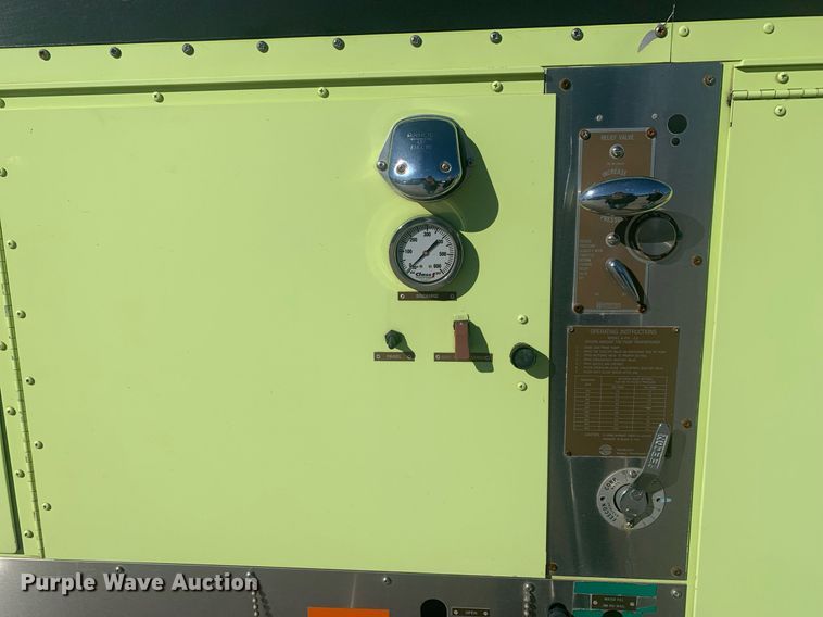 image for item DM7743 1991 Oshkosh TA-1500  fire truck