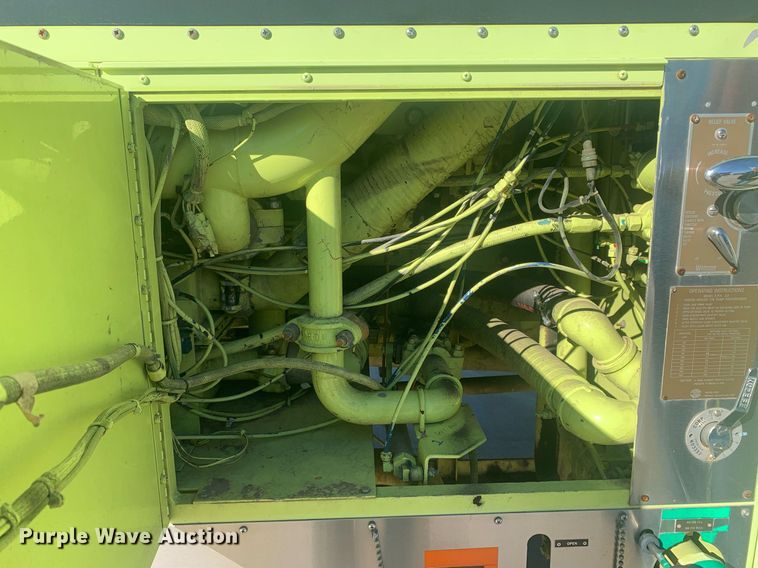 image for item DM7743 1991 Oshkosh TA-1500  fire truck