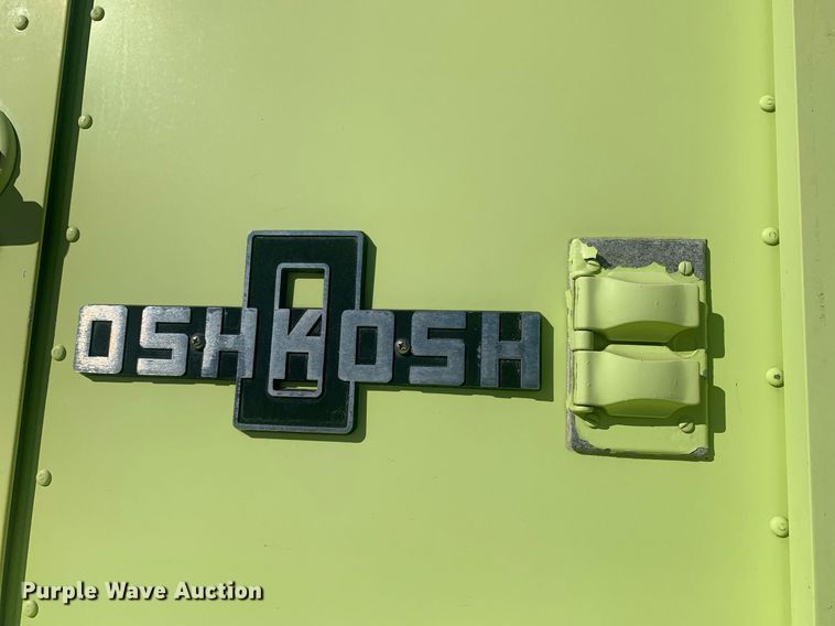 image for item DM7743 1991 Oshkosh TA-1500  fire truck