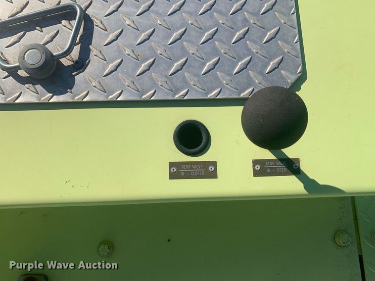 image for item DM7743 1991 Oshkosh TA-1500  fire truck