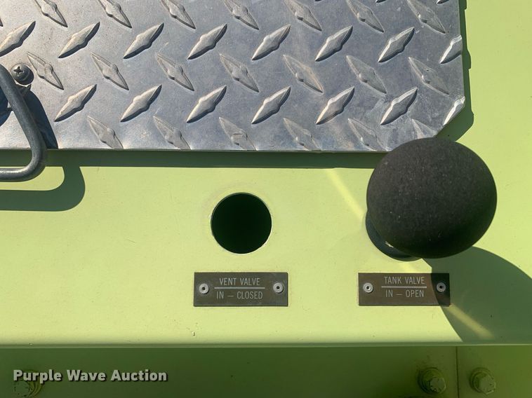 image for item DM7743 1991 Oshkosh TA-1500  fire truck