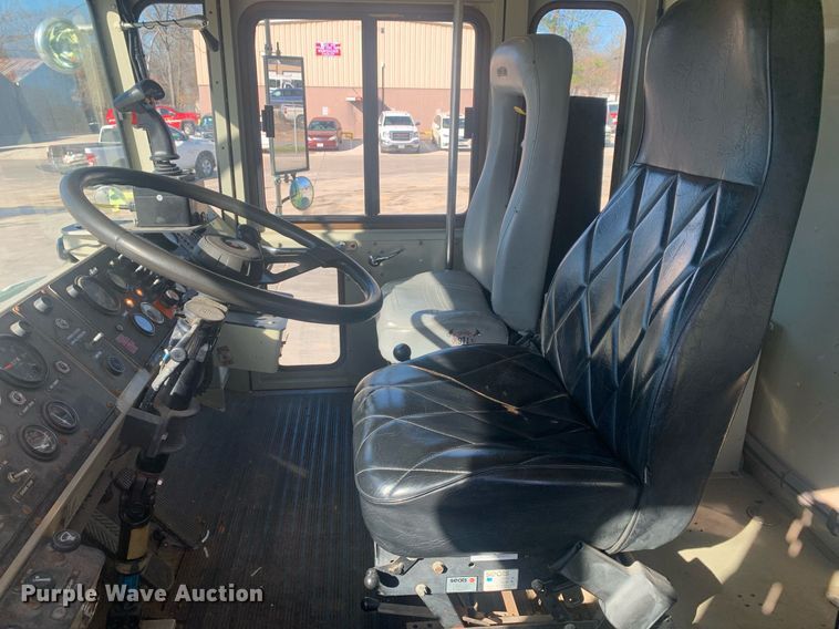 image for item DM7743 1991 Oshkosh TA-1500  fire truck