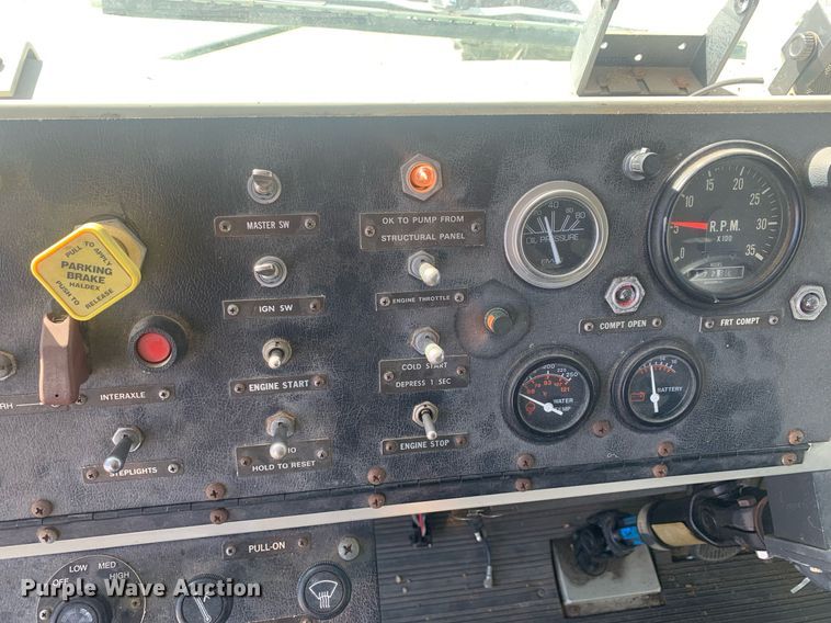 image for item DM7743 1991 Oshkosh TA-1500  fire truck