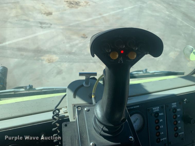 image for item DM7743 1991 Oshkosh TA-1500  fire truck