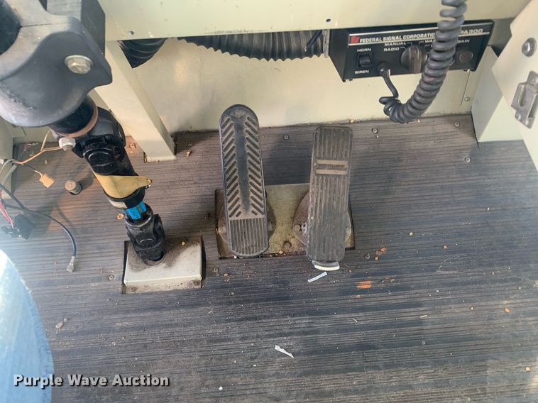 image for item DM7743 1991 Oshkosh TA-1500  fire truck