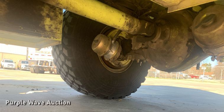 image for item DM7743 1991 Oshkosh TA-1500  fire truck