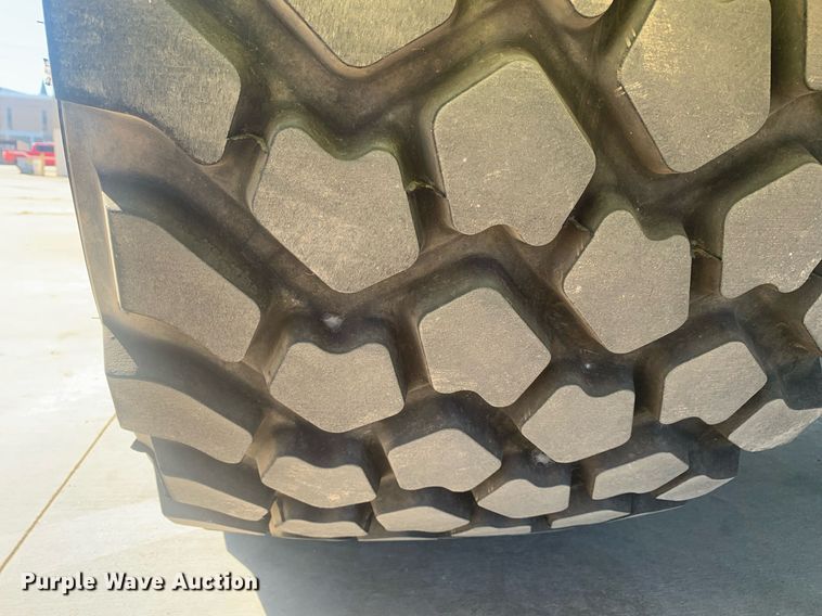 image for item DM7743 1991 Oshkosh TA-1500  fire truck