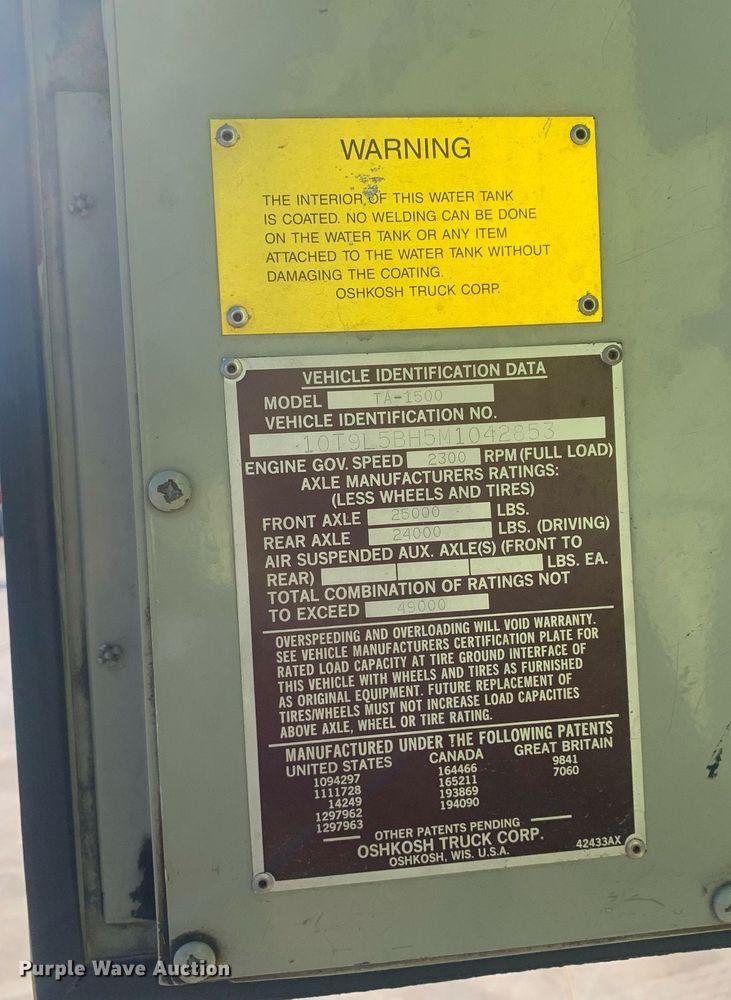 image for item DM7743 1991 Oshkosh TA-1500  fire truck