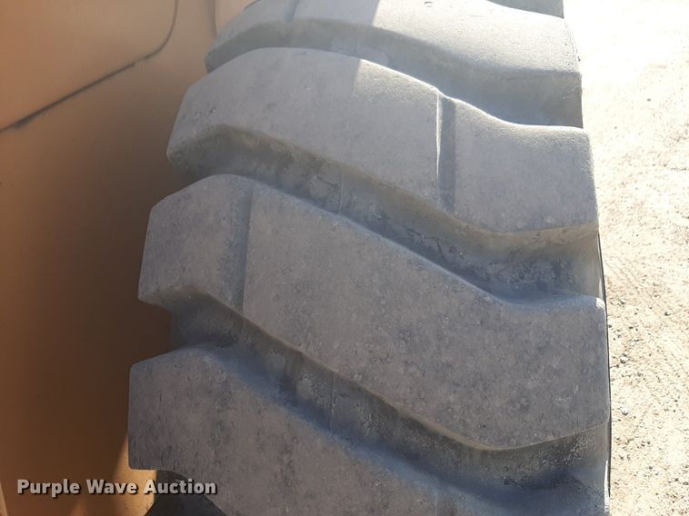 image for item DP2617 2005 Case 621D wheel loader