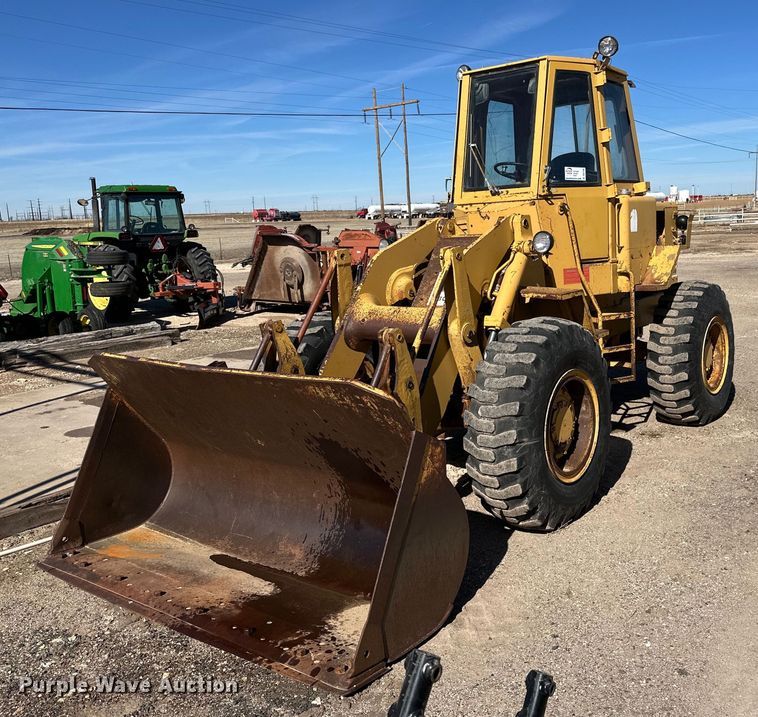 image for item DQ1586 1982 Caterpillar 930  wheel loader