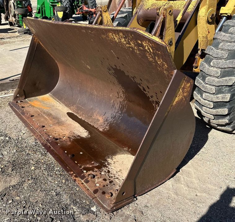image for item DQ1586 1982 Caterpillar 930  wheel loader