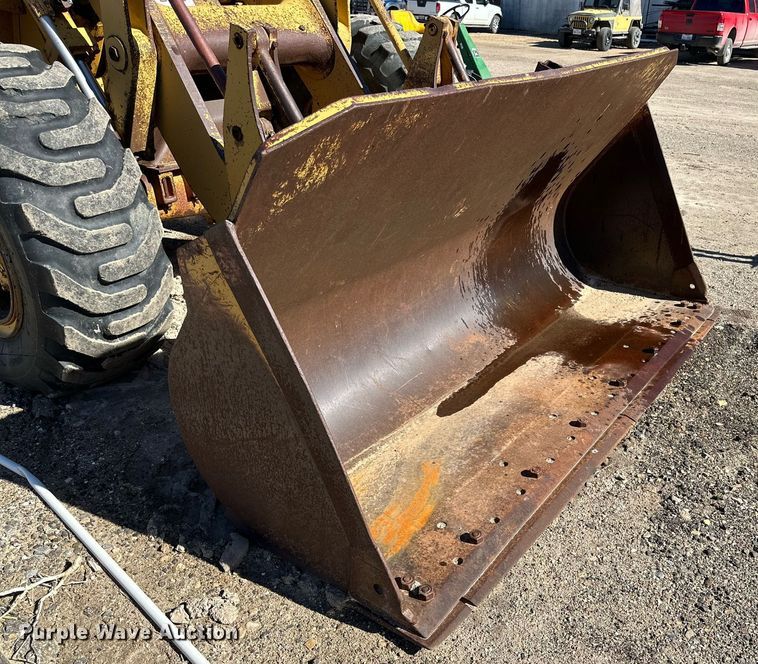 image for item DQ1586 1982 Caterpillar 930  wheel loader