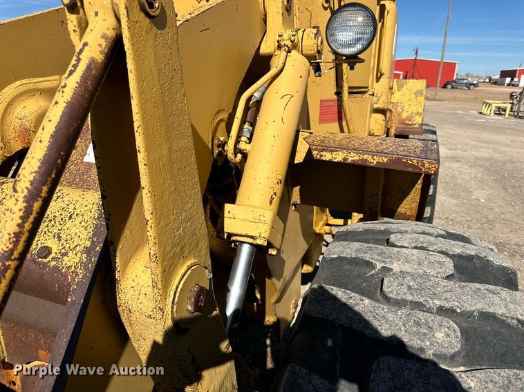 image for item DQ1586 1982 Caterpillar 930  wheel loader