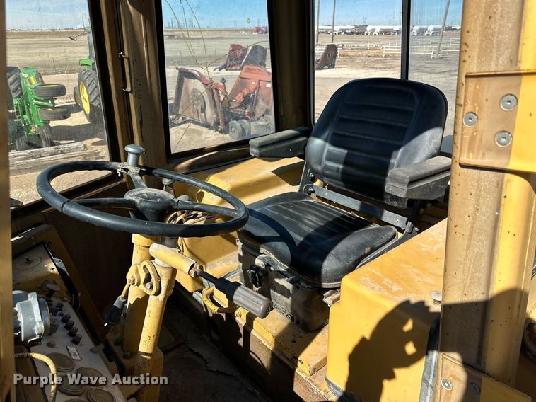 image for item DQ1586 1982 Caterpillar 930  wheel loader